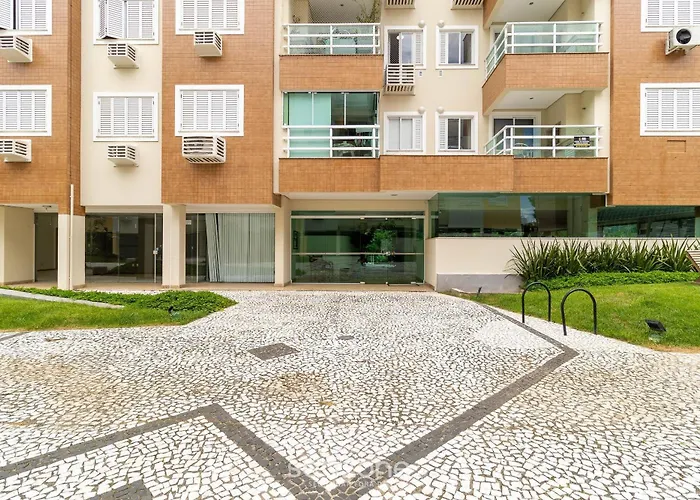 Apto com churrasq ótima localização Jurerê CCB103